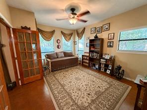 527 W Roberts Street - Photo 18
