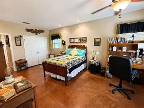 527 W Roberts Street - Photo 22