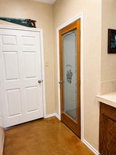 527 W Roberts Street - Photo 26