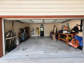 527 W Roberts Street - Photo 29
