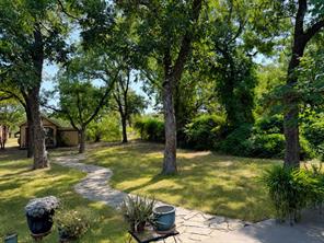 527 W Roberts Street - Photo 31
