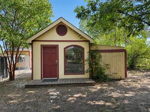 527 W Roberts Street - Photo 32