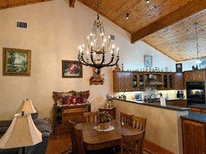 527 W Roberts Street - Photo 8