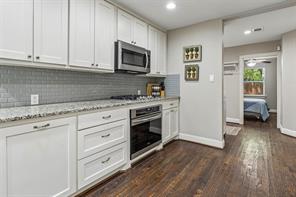 605 E Graham Street - Photo 11