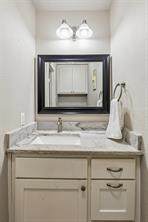 605 E Graham Street - Photo 16