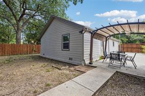 605 E Graham Street - Photo 23