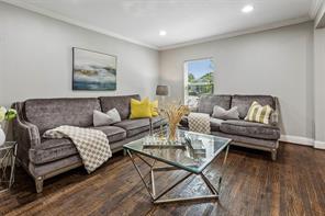 605 E Graham Street - Photo 4