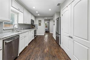 605 E Graham Street - Photo 9