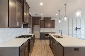 208 Pecan Street - Photo 11