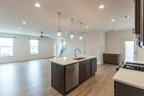 208 Pecan Street - Photo 12