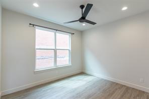 208 Pecan Street - Photo 26