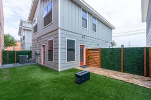 208 Pecan Street - Photo 33