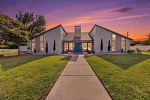 31 Rancho Drive N - Photo 1