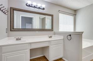 400 Bretts Way - Photo 18