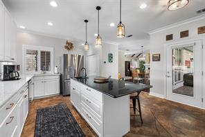 8903 Ravenswood Road - Photo 16