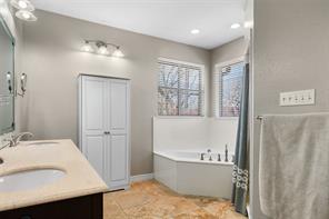 8903 Ravenswood Road - Photo 19