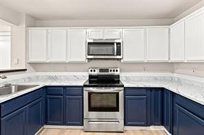 1308 Golden Gate Drive - Photo 7