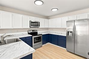 1308 Golden Gate Drive - Photo 9