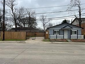 2516 Metropolitan Avenue - Photo 2