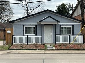 2516 Metropolitan Avenue - Photo 3