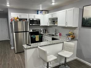 2516 Metropolitan Avenue - Photo 5