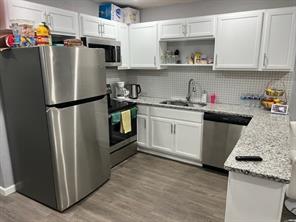2516 Metropolitan Avenue - Photo 7