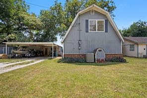 322 Hillcroft Drive - Photo 2