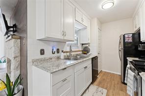 5132 Amesbury Drive - Photo 9