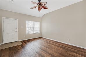 824 Walnut Street - Photo 4