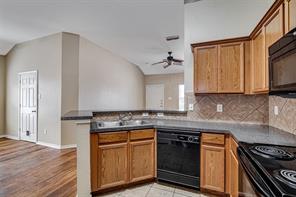 824 Walnut Street - Photo 6