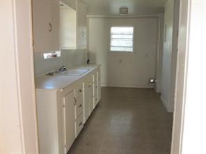 501 Ash Street - Photo 3