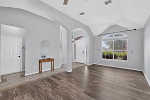 4917 Tulip Lane - Photo 10