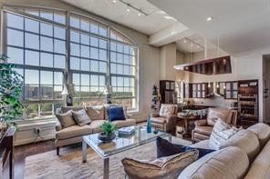 2600 W 7th Street - Photo 1
