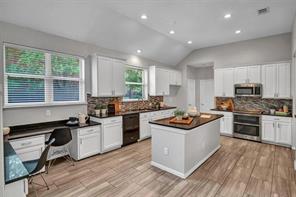 1601 Long Prairie Court - Photo 14