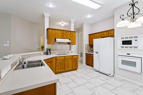 1609 Shadow Crest Drive - Photo 10