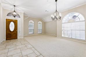 1609 Shadow Crest Drive - Photo 2