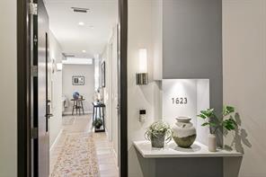 2600 W 7th Street - Photo 2