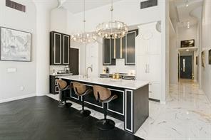 2600 W 7th Street - Photo 1