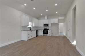 811 SW 28th Street - Photo 10