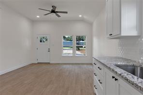 811 SW 28th Street - Photo 11
