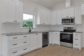 811 SW 28th Street - Photo 9
