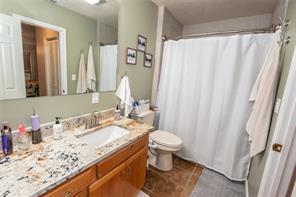 517 E Locust Street - Photo 17