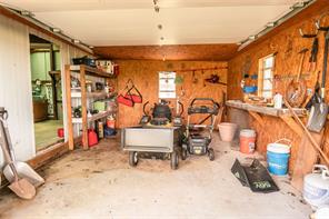 517 E Locust Street - Photo 28