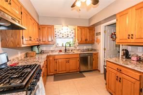 517 E Locust Street - Photo 6