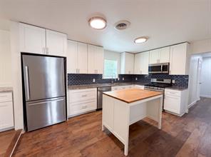 832 Central Drive - Photo 11