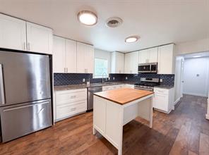 832 Central Drive - Photo 2