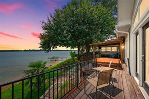 211 Lake Front Drive - Photo 4