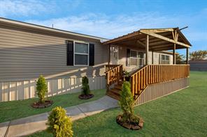 1800 County Road 2105 - Photo 5