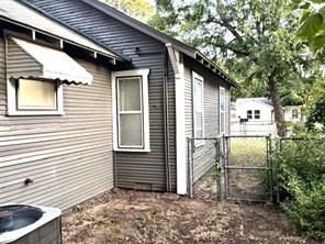 4619 Parrish Road - Photo 14