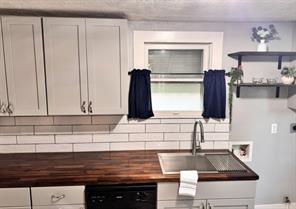 4619 Parrish Road - Photo 8